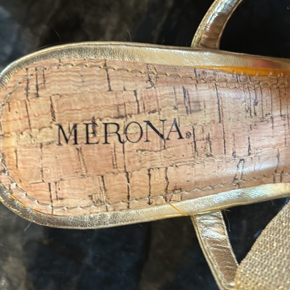 Lovely sandals, you can match it with jeans skirt or jeans - Picture 5 of 5